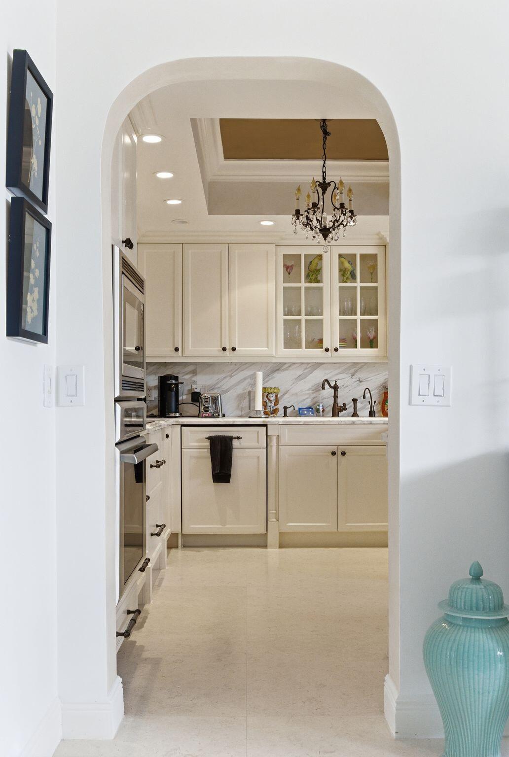 TWENTY FIVE HUNDRED SOUTH - Residential