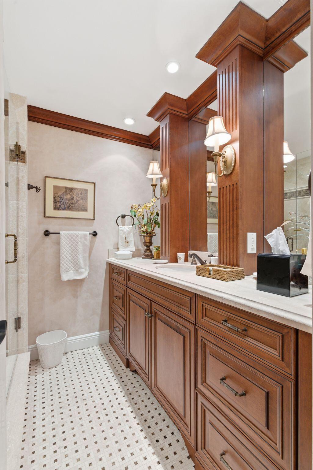 TWENTY FIVE HUNDRED SOUTH - Residential