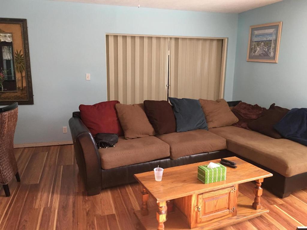 TWIN LAKES SOUTH & TOWN VILLAS CONDO - Residential