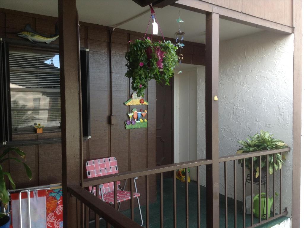 TWIN LAKES SOUTH & TOWN VILLAS CONDO - Residential