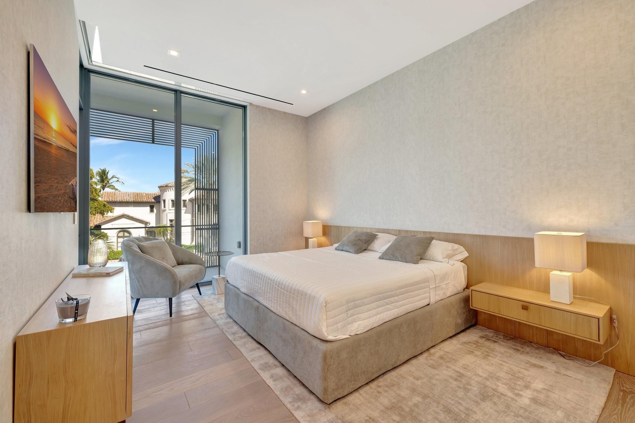 Del Lago Isle 42-2 B - Residential