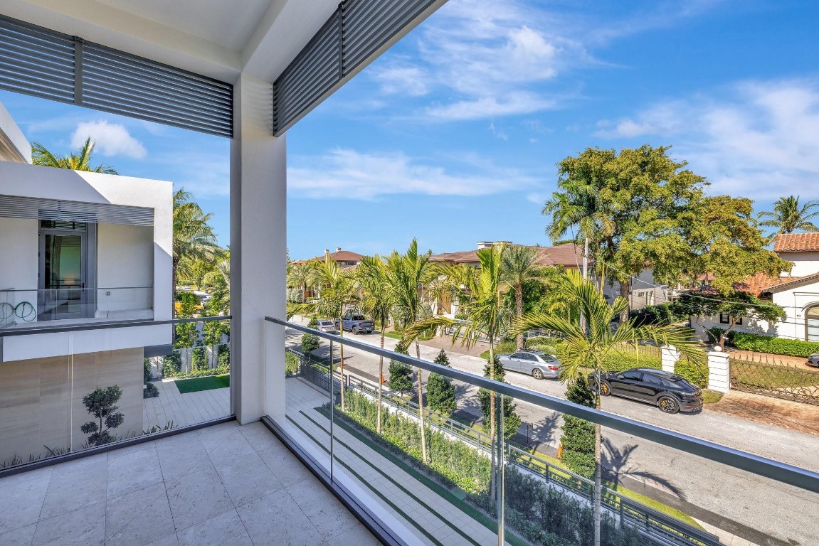 Del Lago Isle 42-2 B - Residential