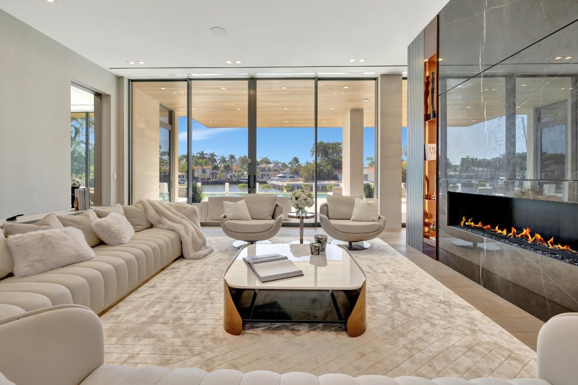 Del Lago Isle 42-2 B - Residential