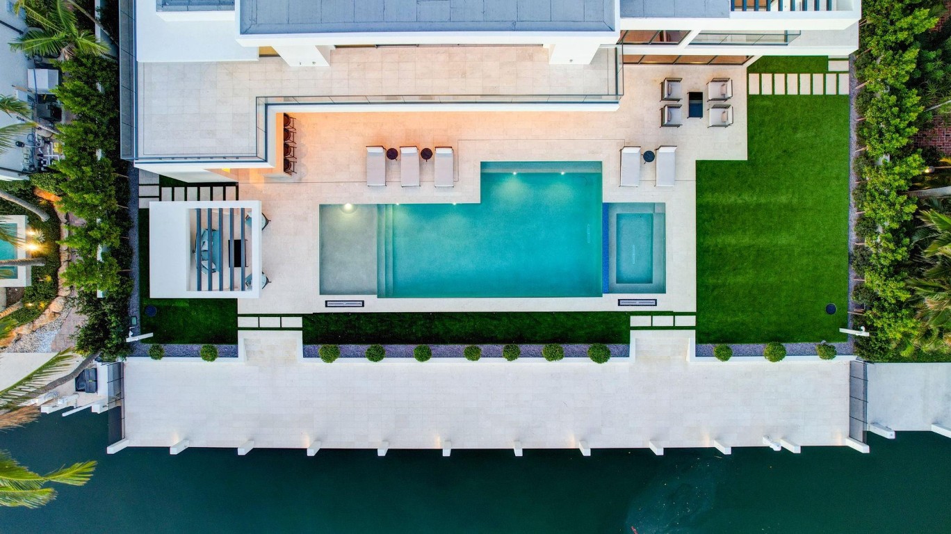 Del Lago Isle 42-2 B - Residential