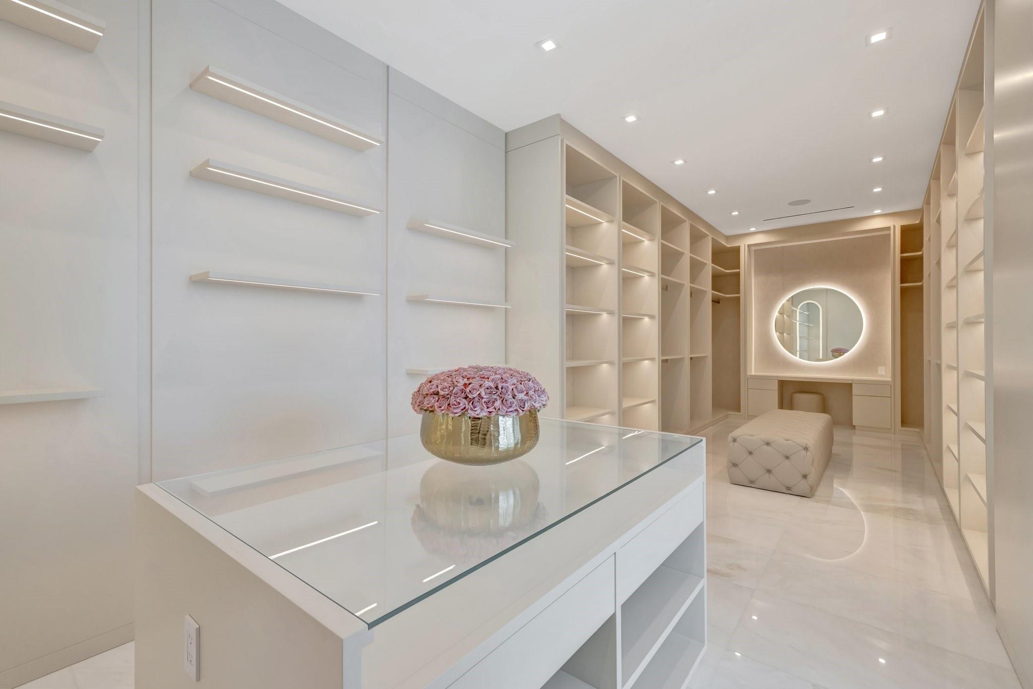 Del Lago Isle 42-2 B - Residential