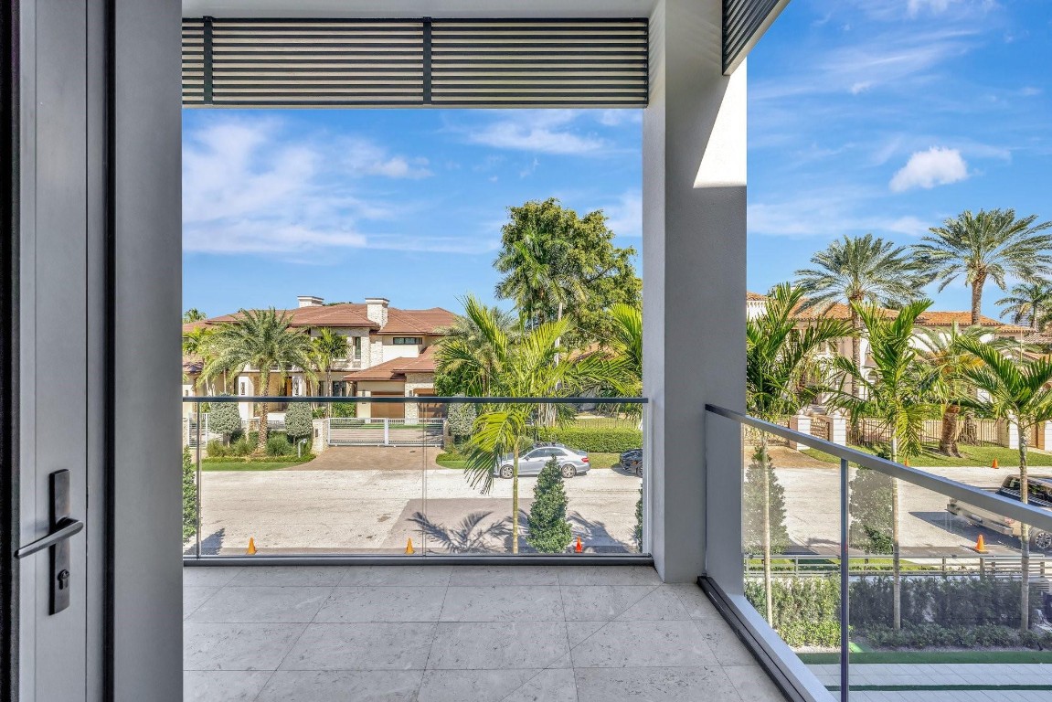 Del Lago Isle 42-2 B - Residential