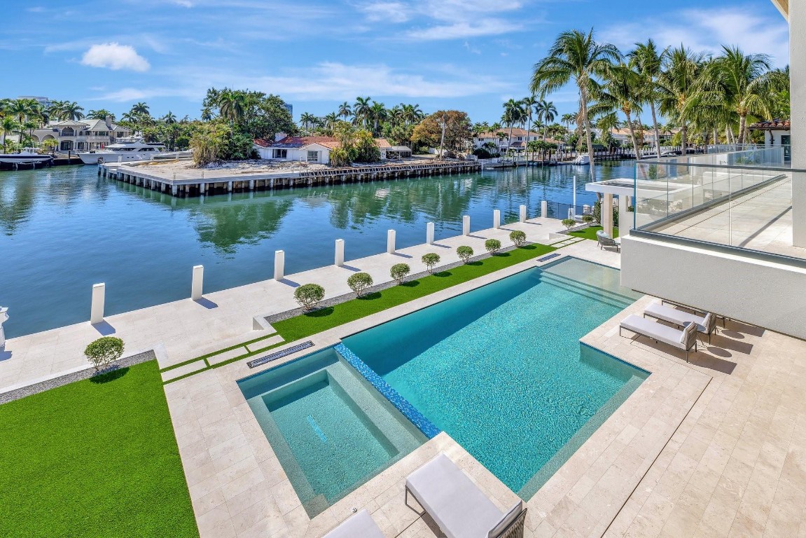 Del Lago Isle 42-2 B - Residential