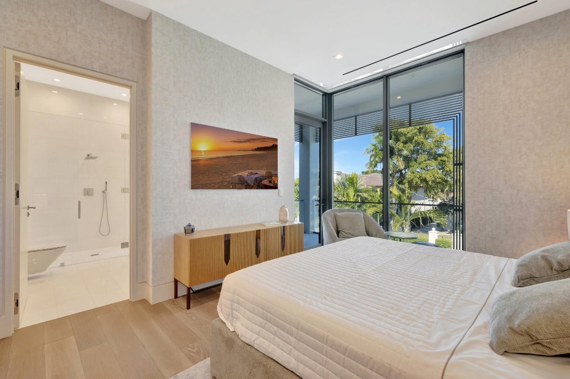 Del Lago Isle 42-2 B - Residential