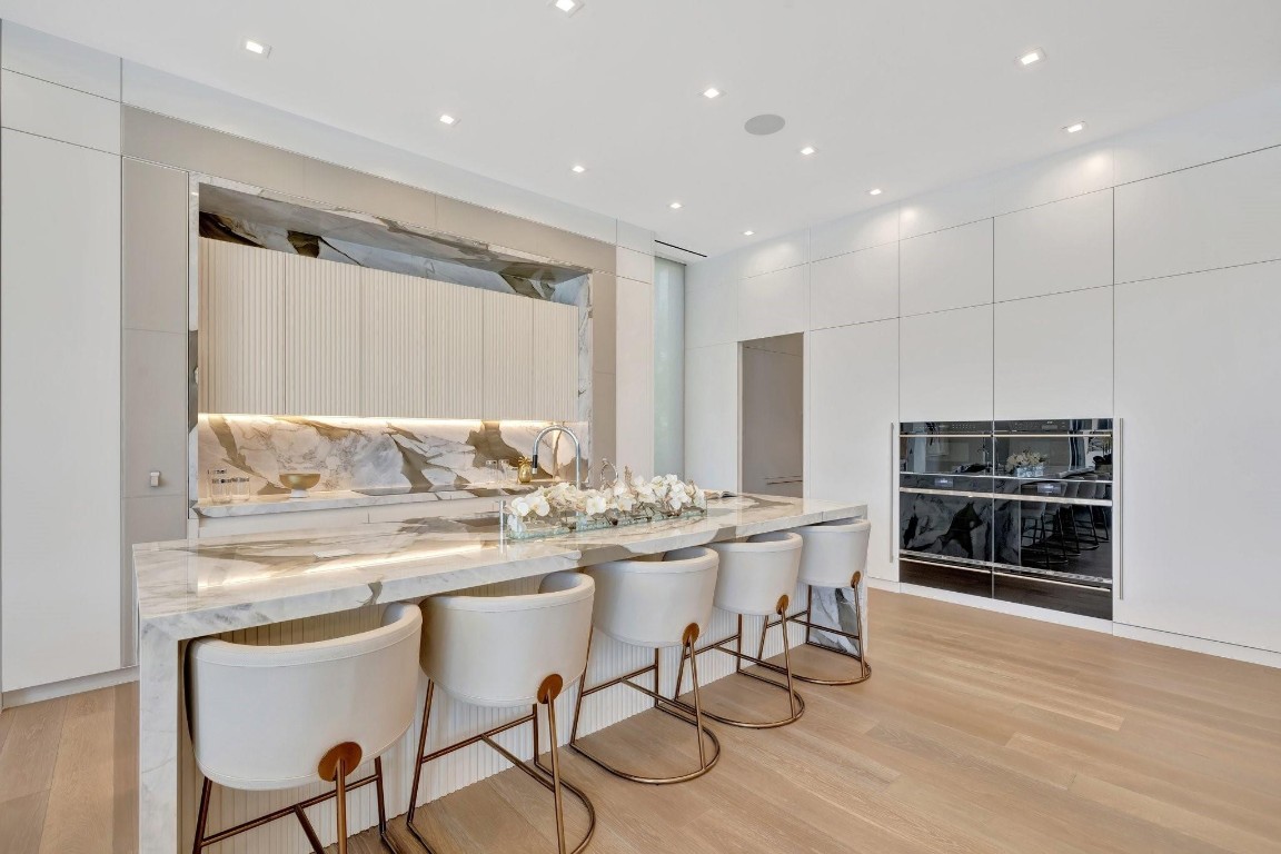 Del Lago Isle 42-2 B - Residential