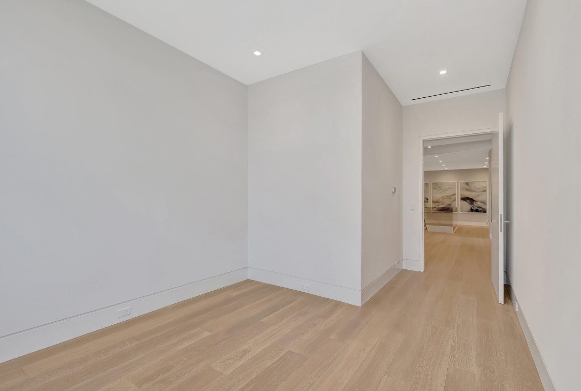 Del Lago Isle 42-2 B - Residential