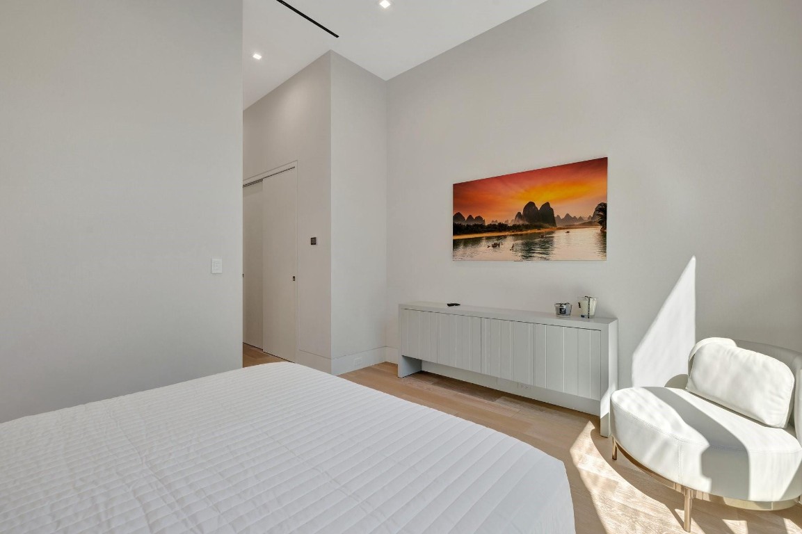 Del Lago Isle 42-2 B - Residential