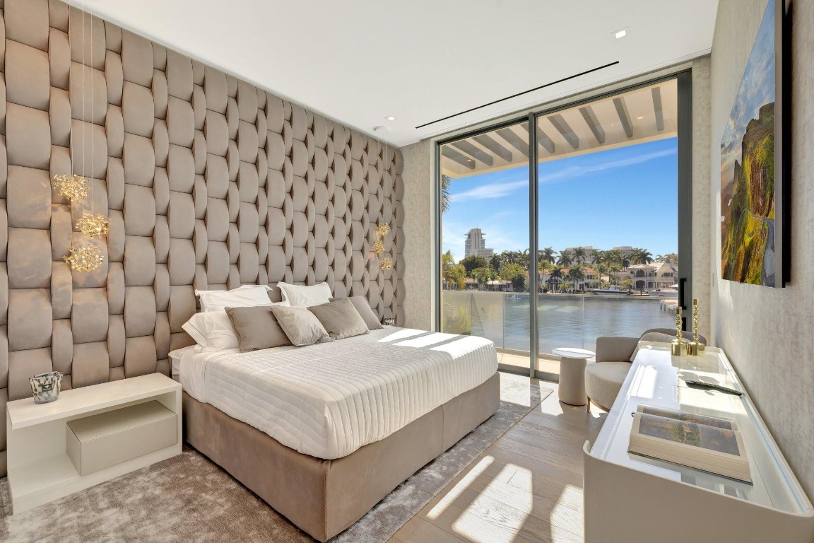 Del Lago Isle 42-2 B - Residential