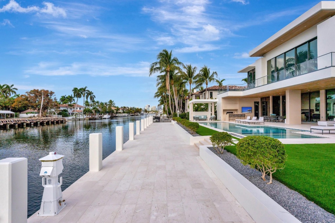 Del Lago Isle 42-2 B - Residential