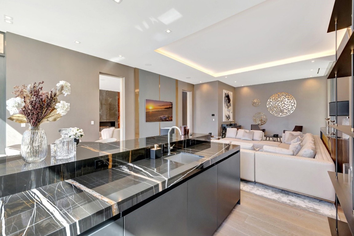 Del Lago Isle 42-2 B - Residential