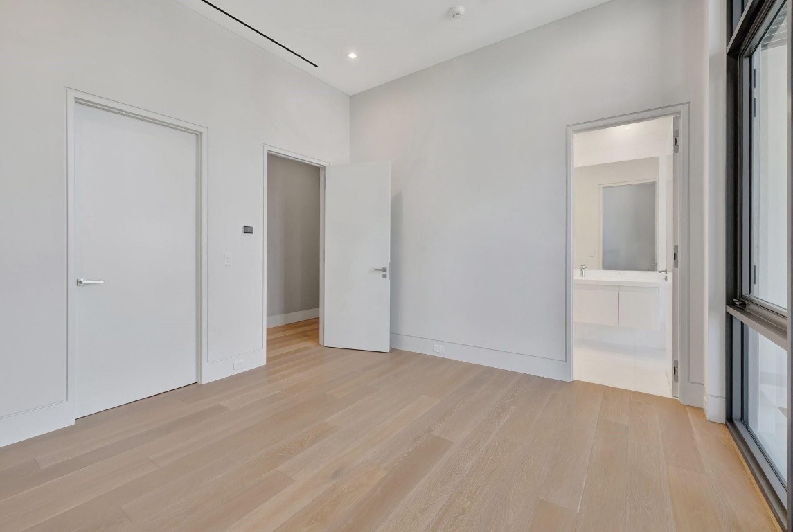 Del Lago Isle 42-2 B - Residential