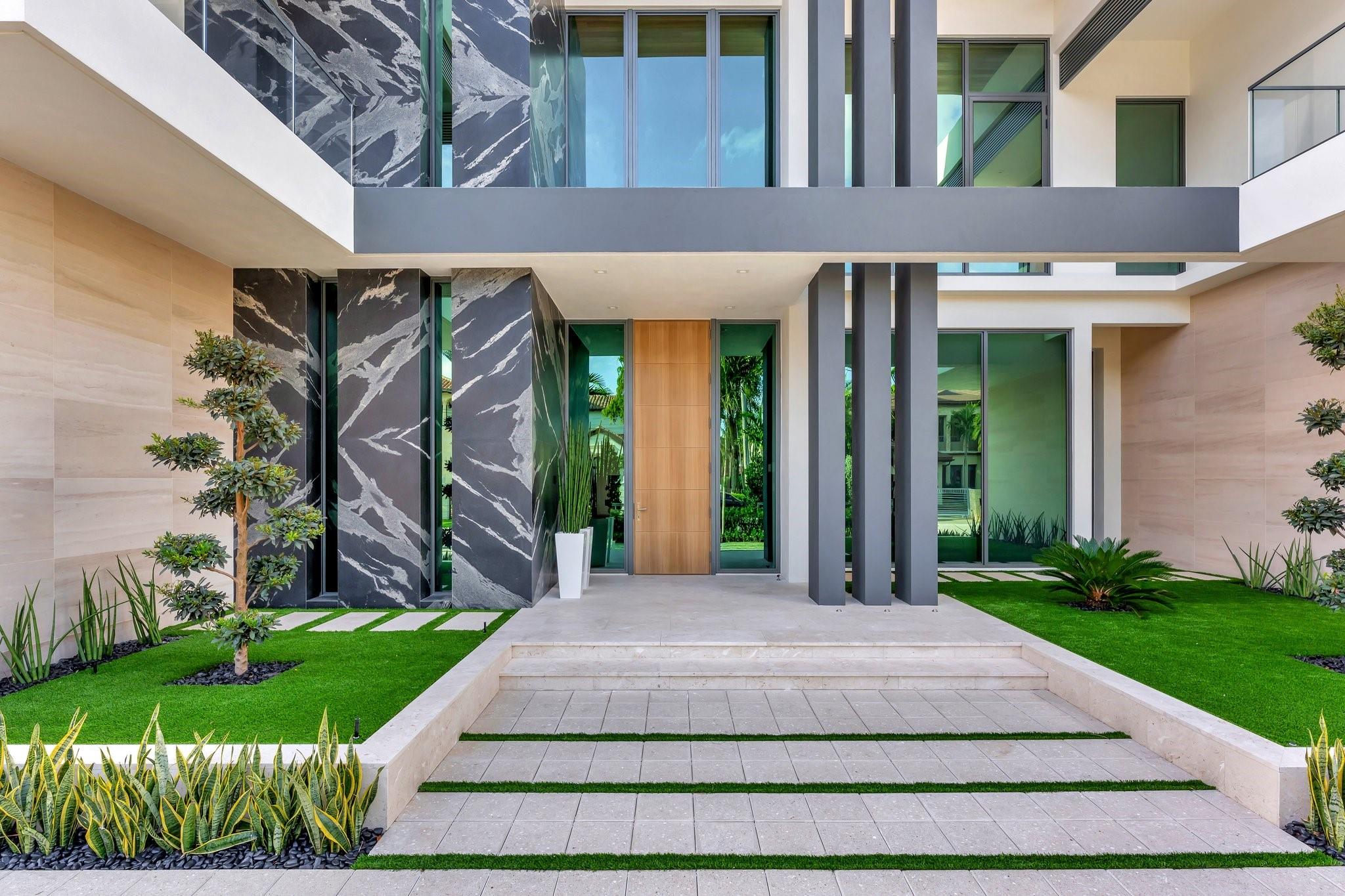 2560 Del Lago Dr
