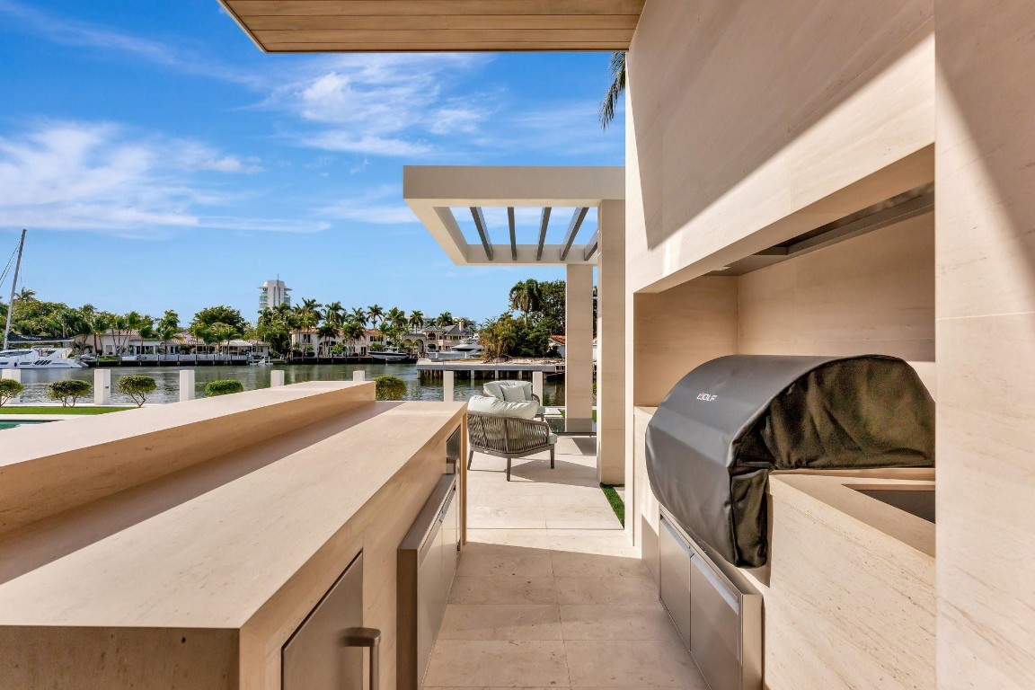 Del Lago Isle 42-2 B - Residential