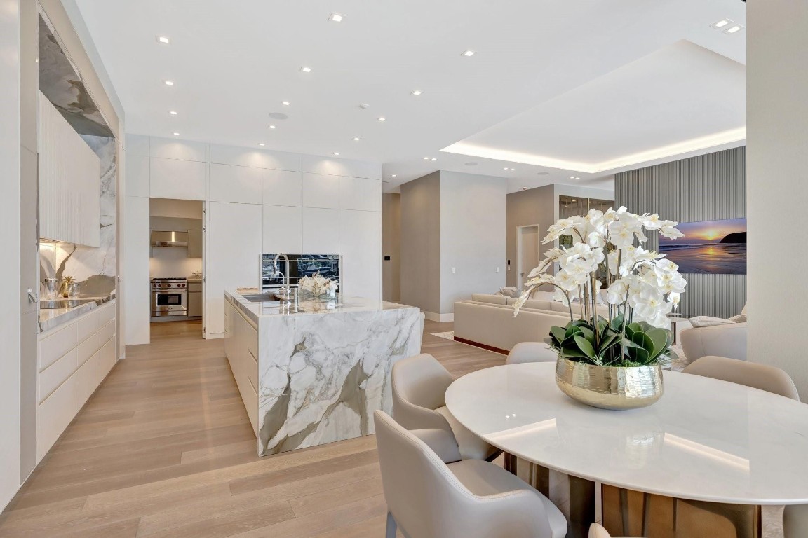 Del Lago Isle 42-2 B - Residential