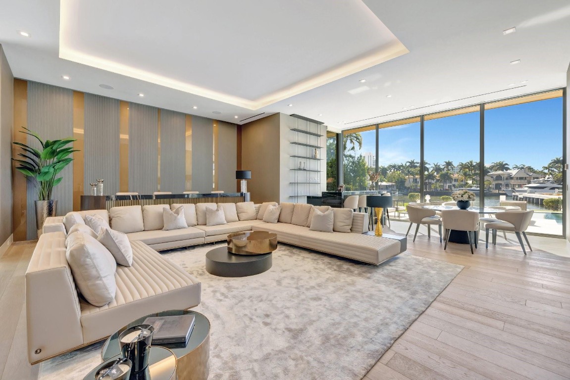 Del Lago Isle 42-2 B - Residential