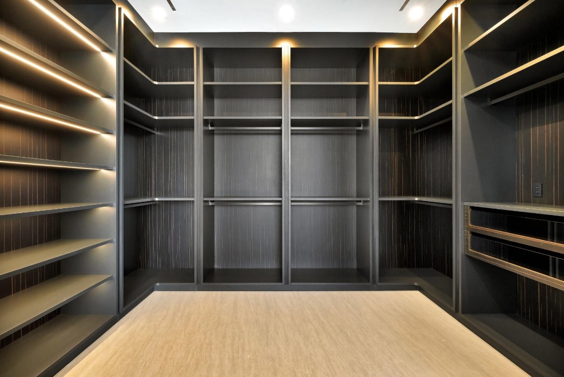 Del Lago Isle 42-2 B - Residential