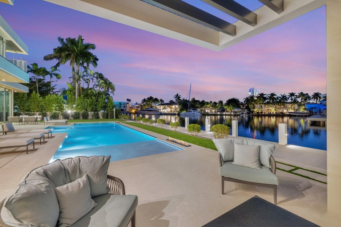 Del Lago Isle 42-2 B - Residential