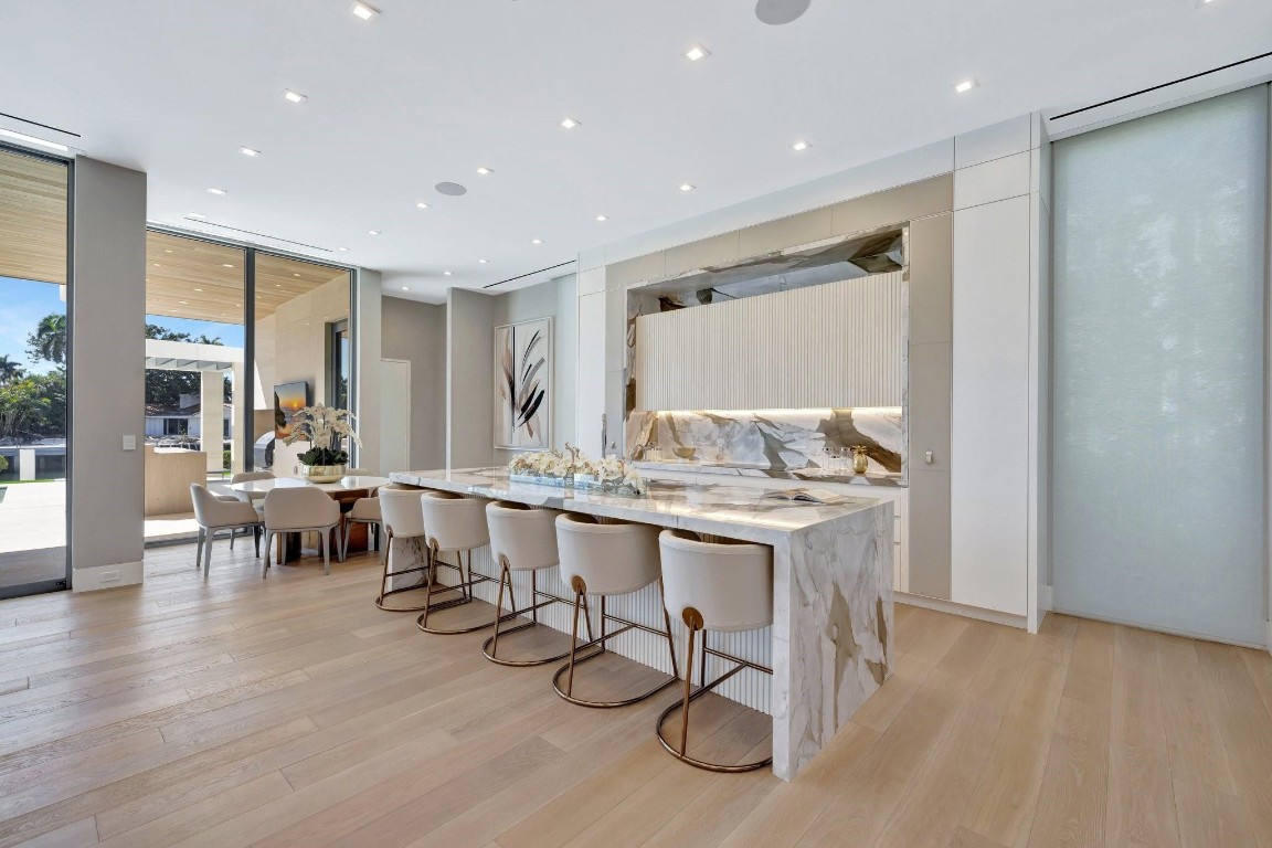 Del Lago Isle 42-2 B - Residential