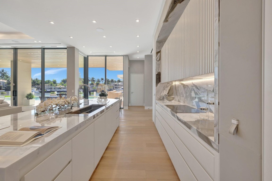 Del Lago Isle 42-2 B - Residential