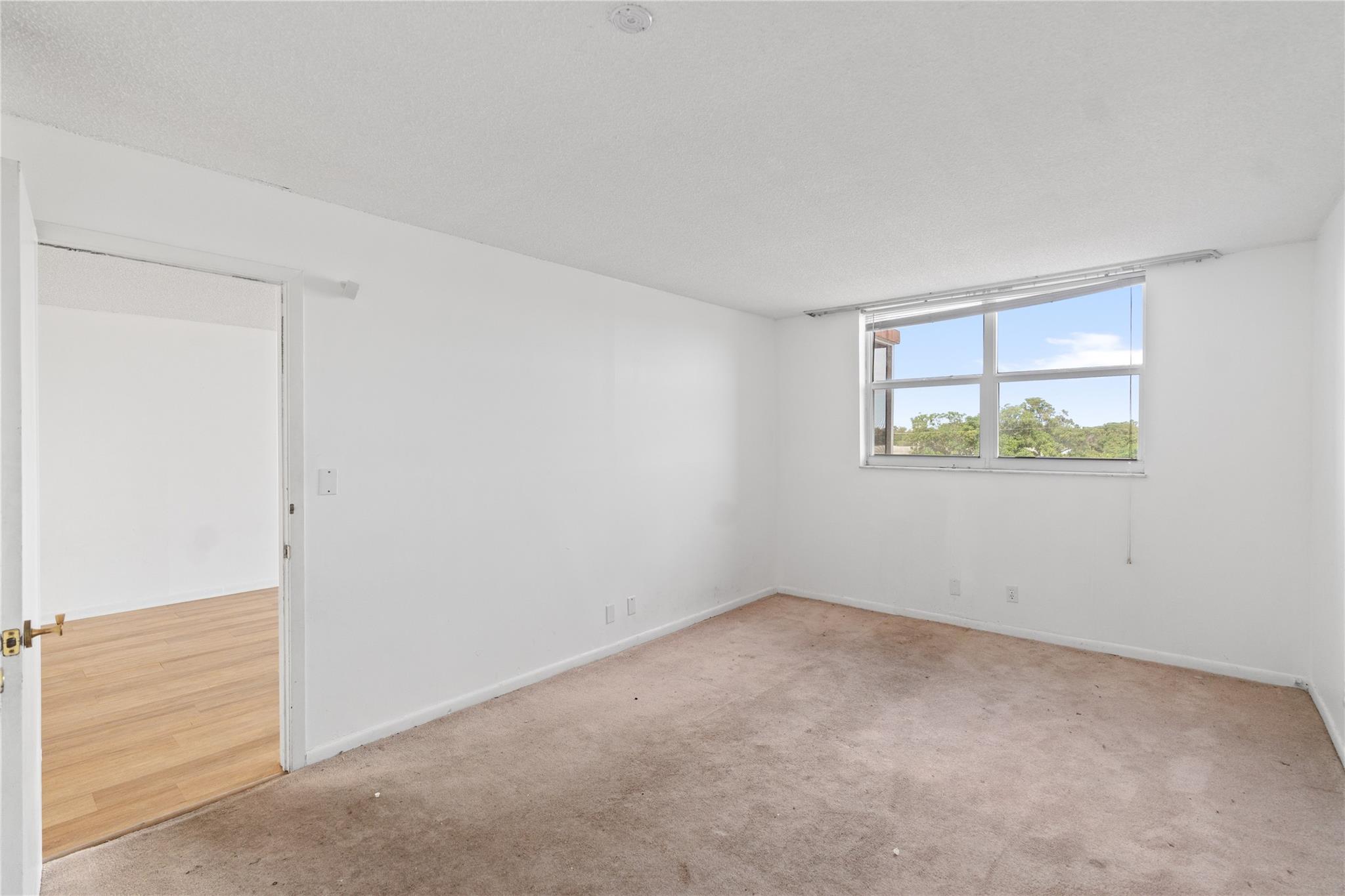 Dixiana Condo - Residential