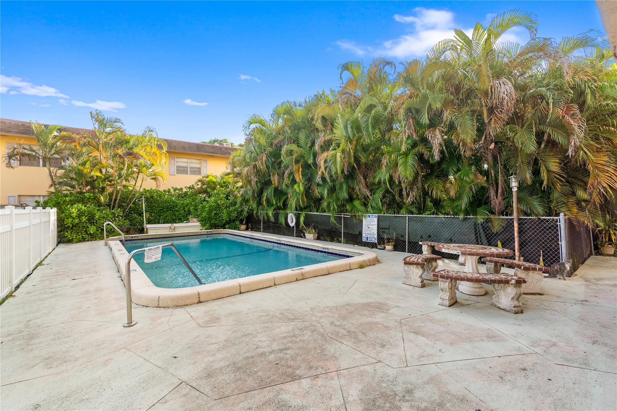 Dixiana Condo - Residential