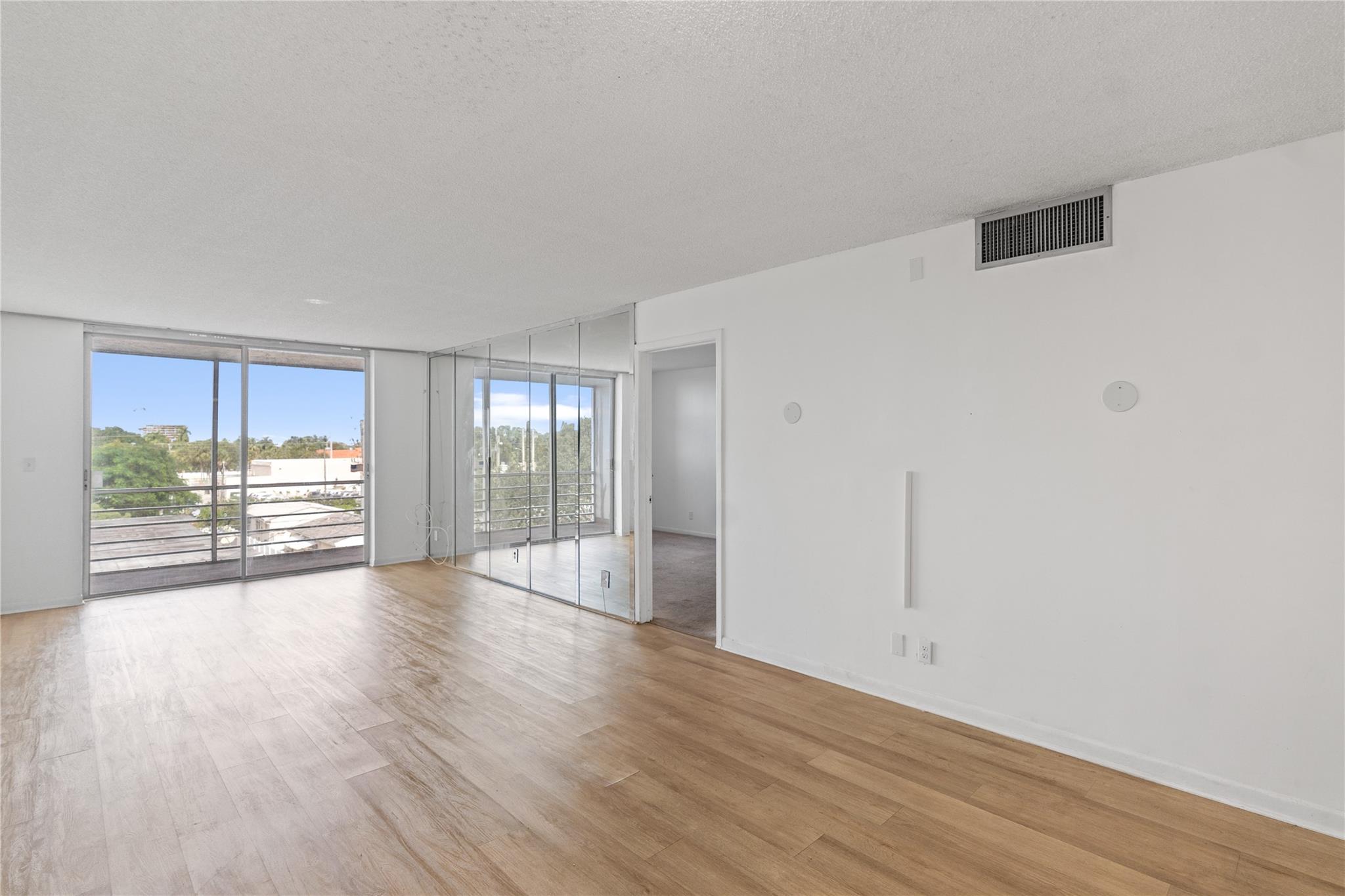 Dixiana Condo - Residential