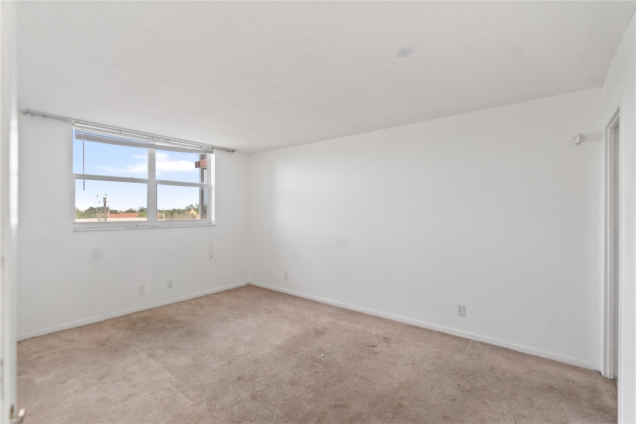 Dixiana Condo - Residential