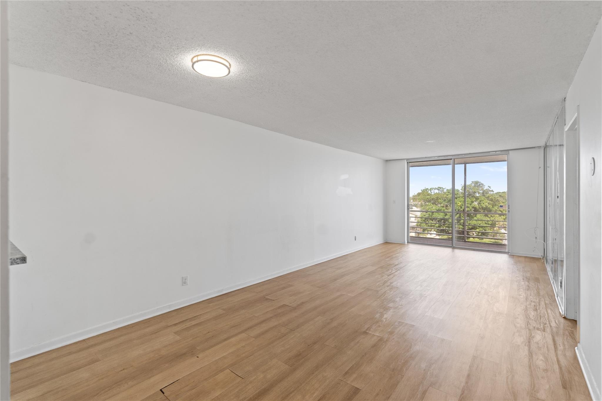 Dixiana Condo - Residential