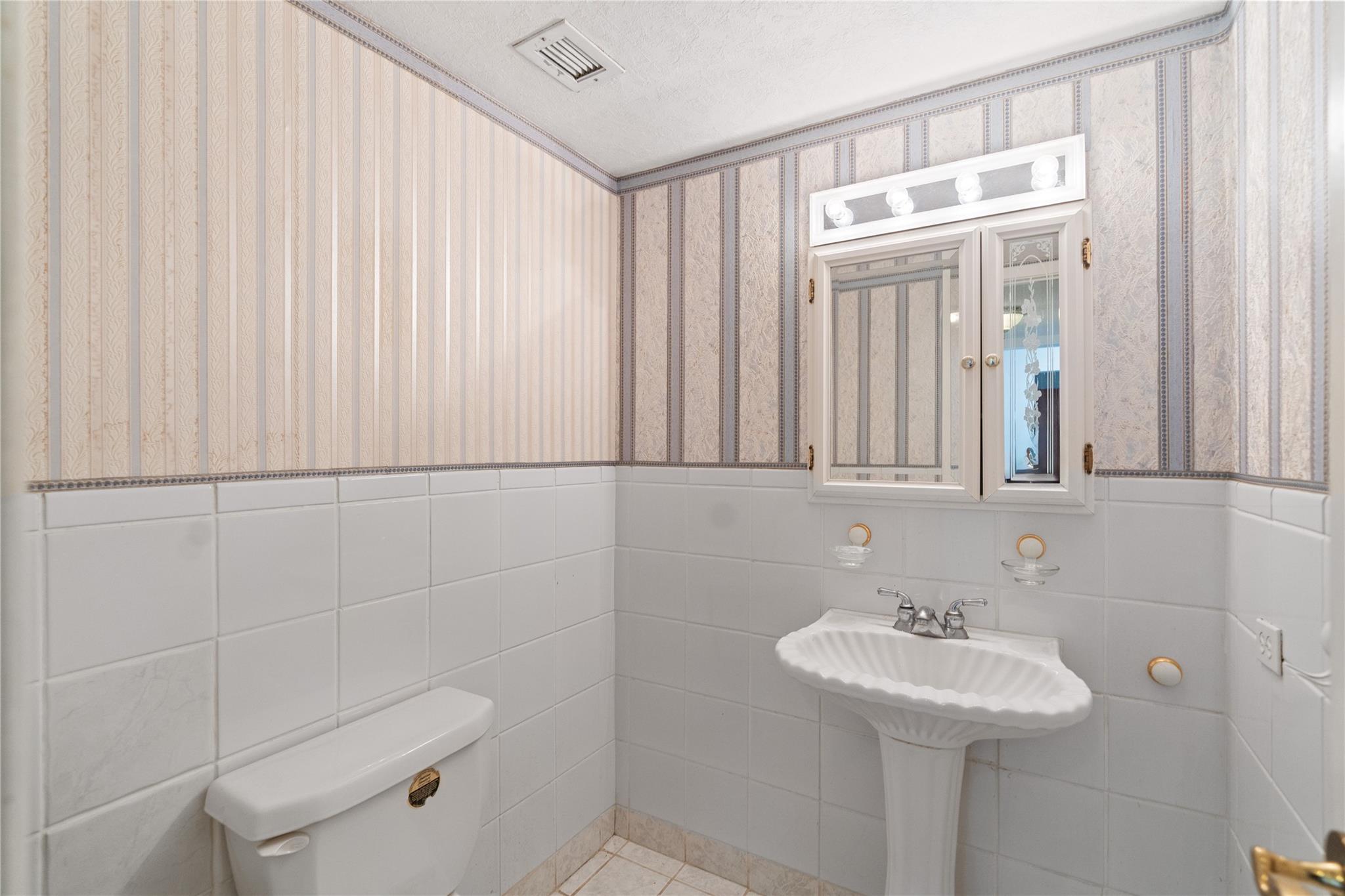 Dixiana Condo - Residential