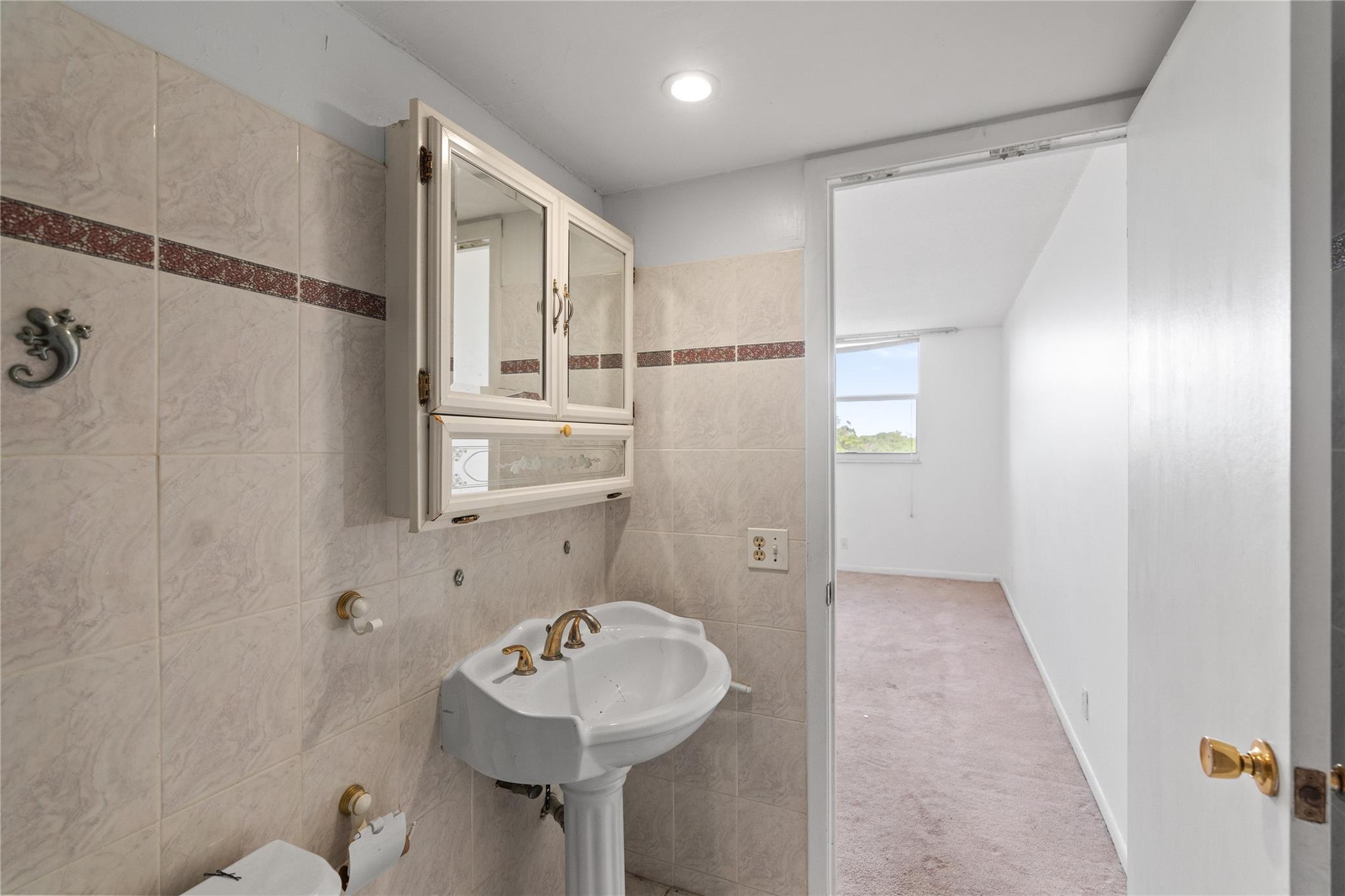 Dixiana Condo - Residential