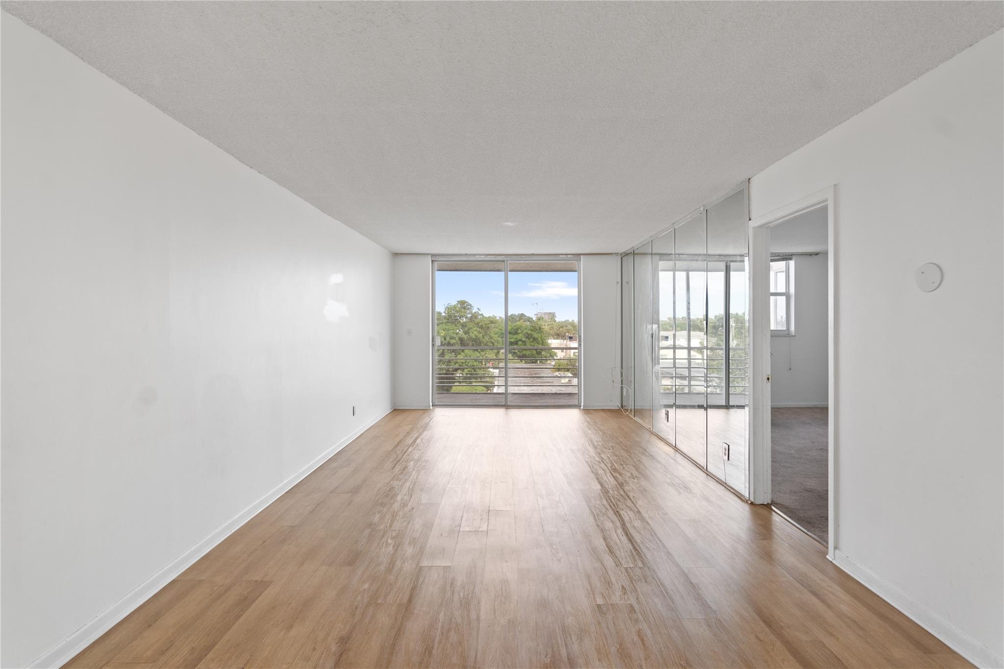 Dixiana Condo - Residential