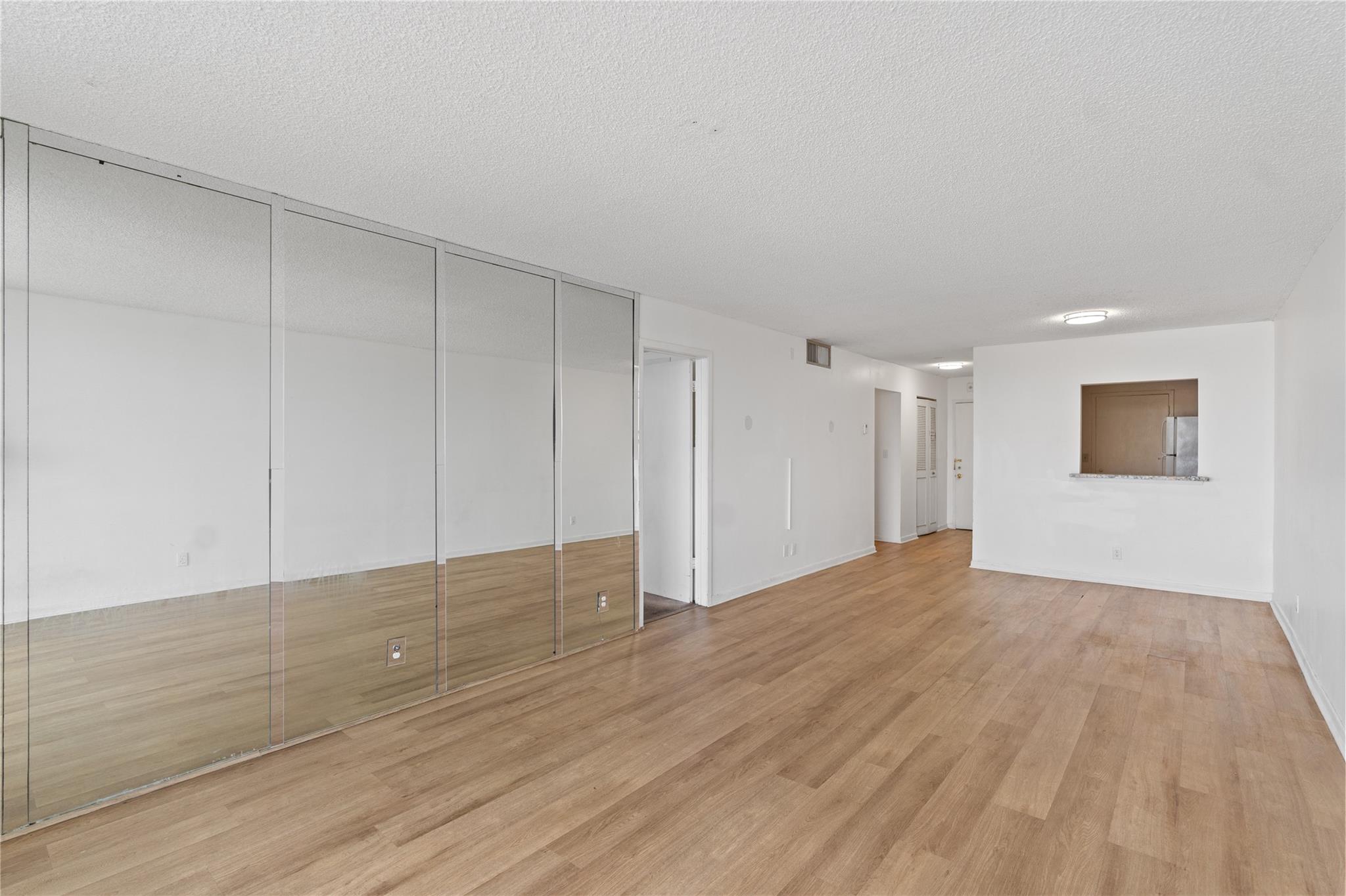 Dixiana Condo - Residential