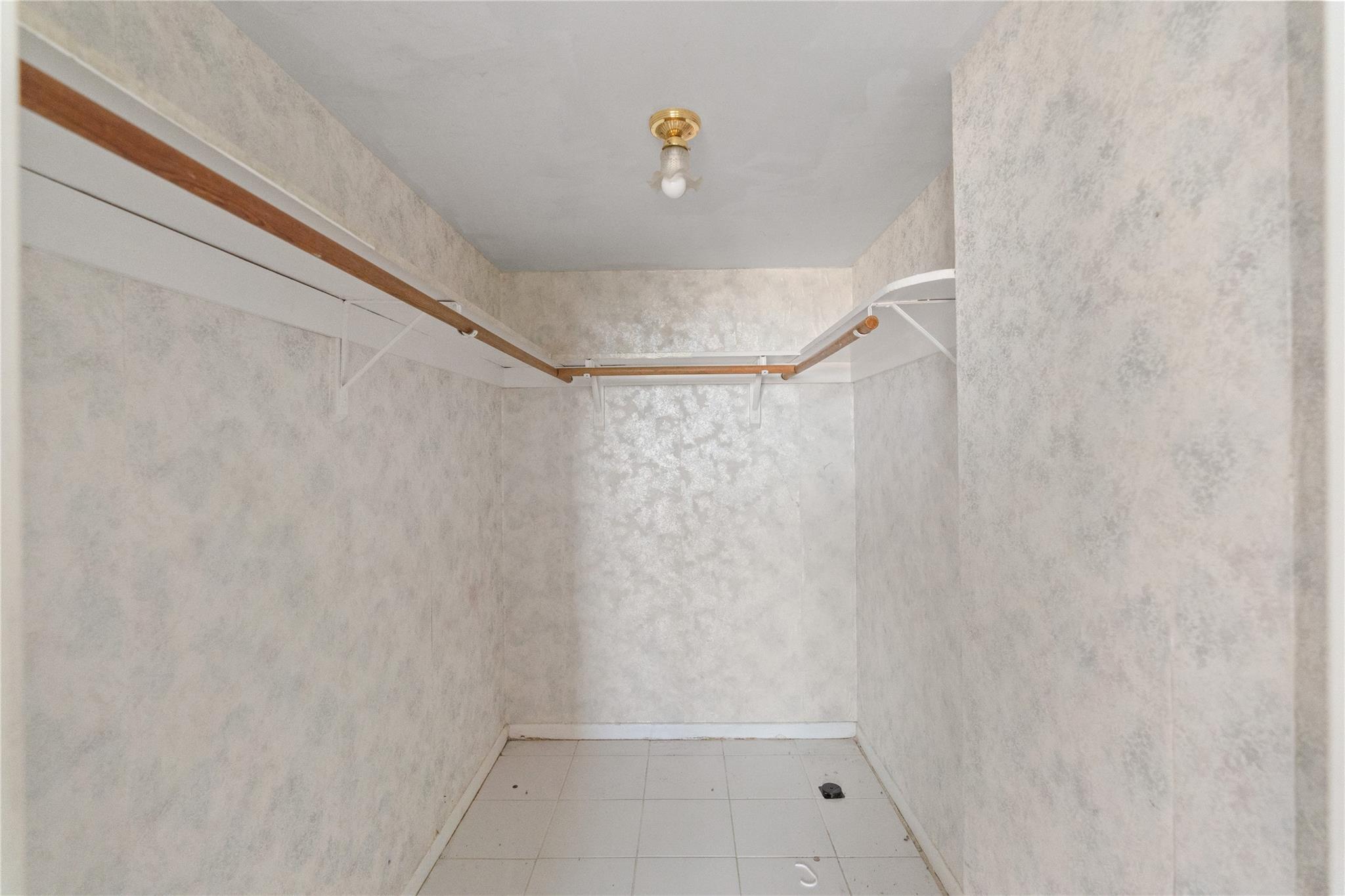 Dixiana Condo - Residential