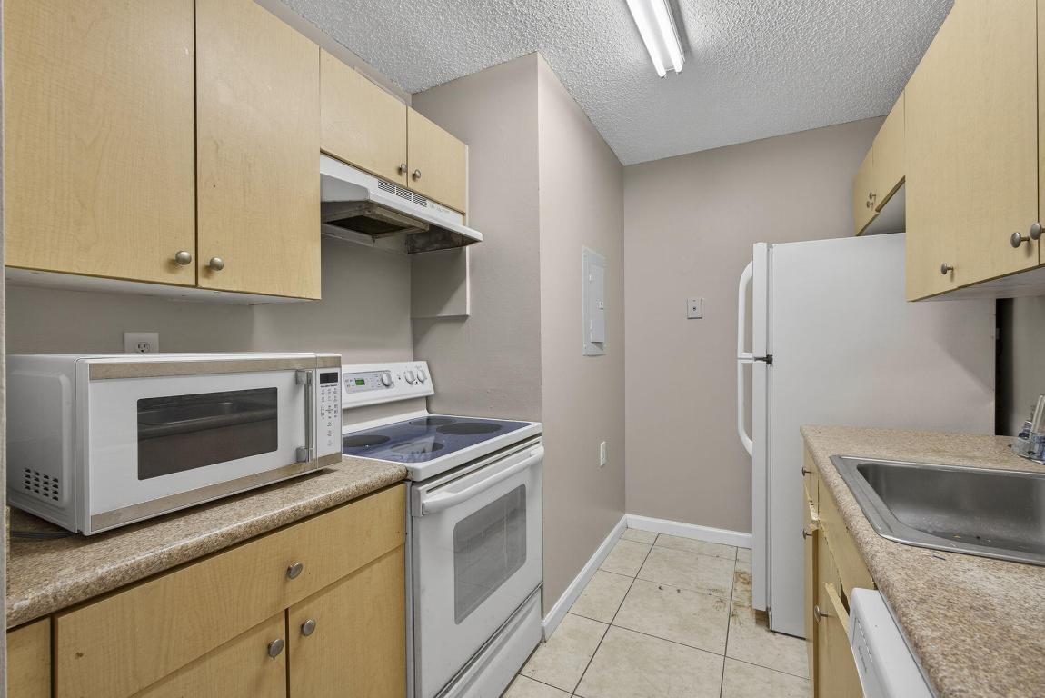 ST ANDREWS PALM BEACH CON - Residential