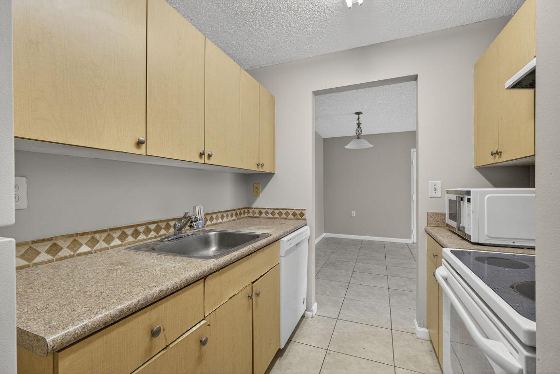 ST ANDREWS PALM BEACH CON - Residential