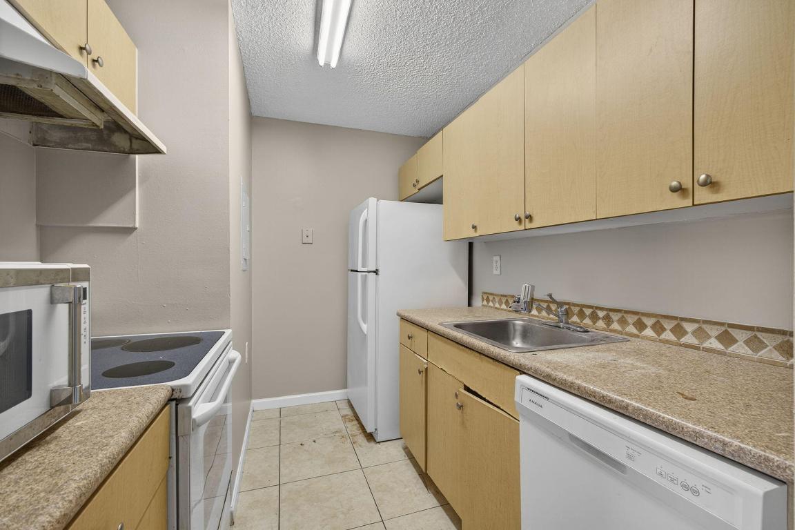 ST ANDREWS PALM BEACH CON - Residential