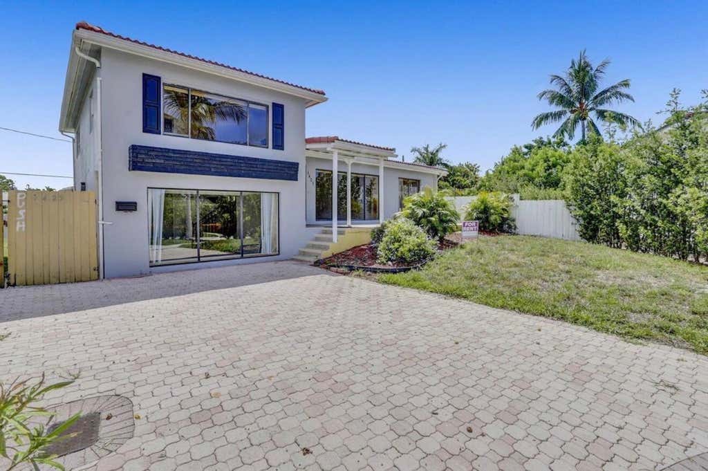 Photo of 1425 NE 4TH Court, Boca Raton, FL 33432 (MLS # B26058815)