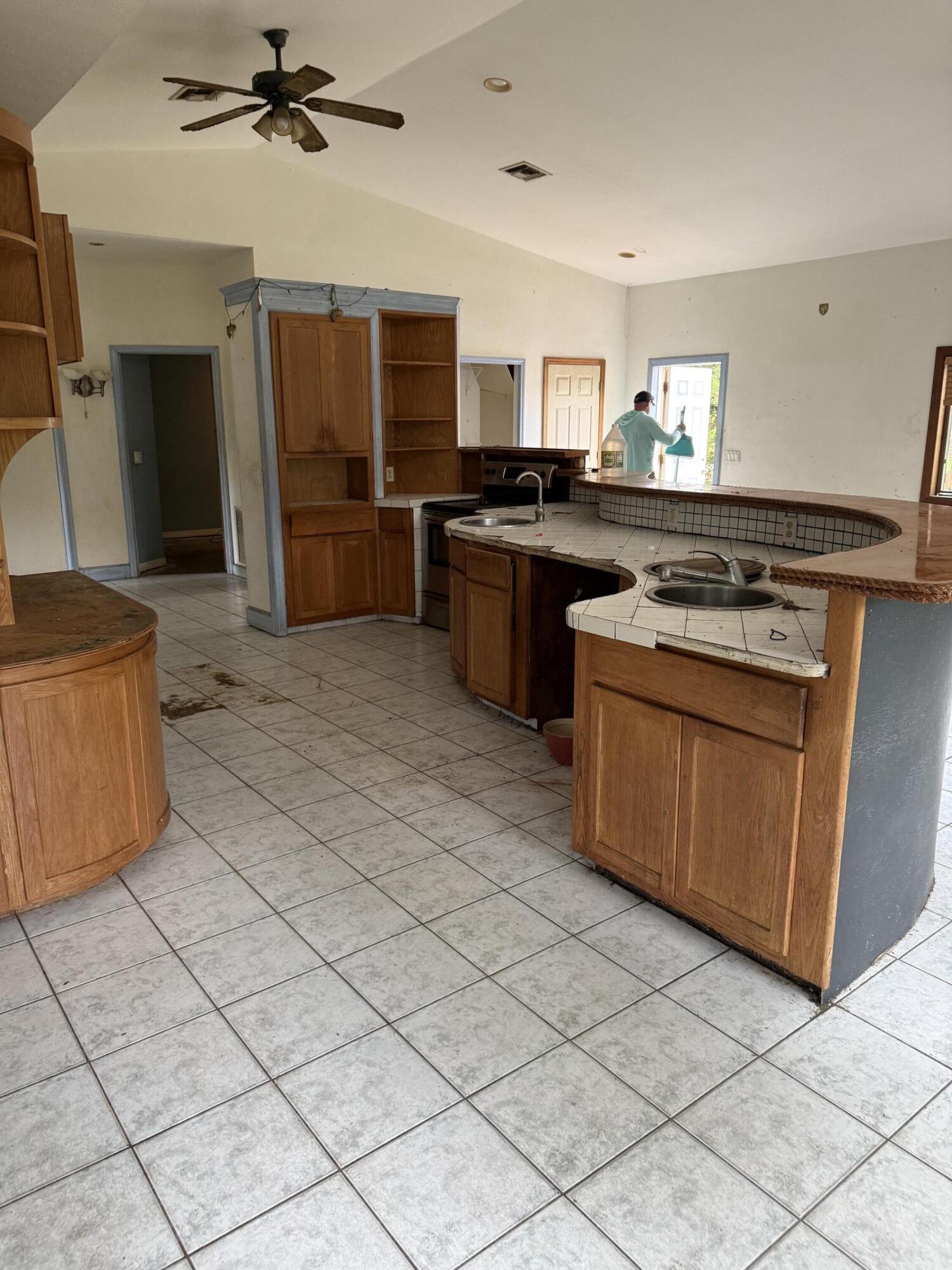 968 NE Kubin Avenue, Jensen Beach, FL, 34957/$335,000 2 968 NE Kubin Avenue