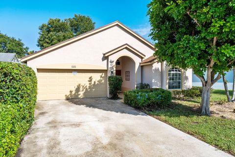 Photo of 125 Saratoga Boulevard E, Royal Palm Beach, FL 33411 (MLS # B26054584)