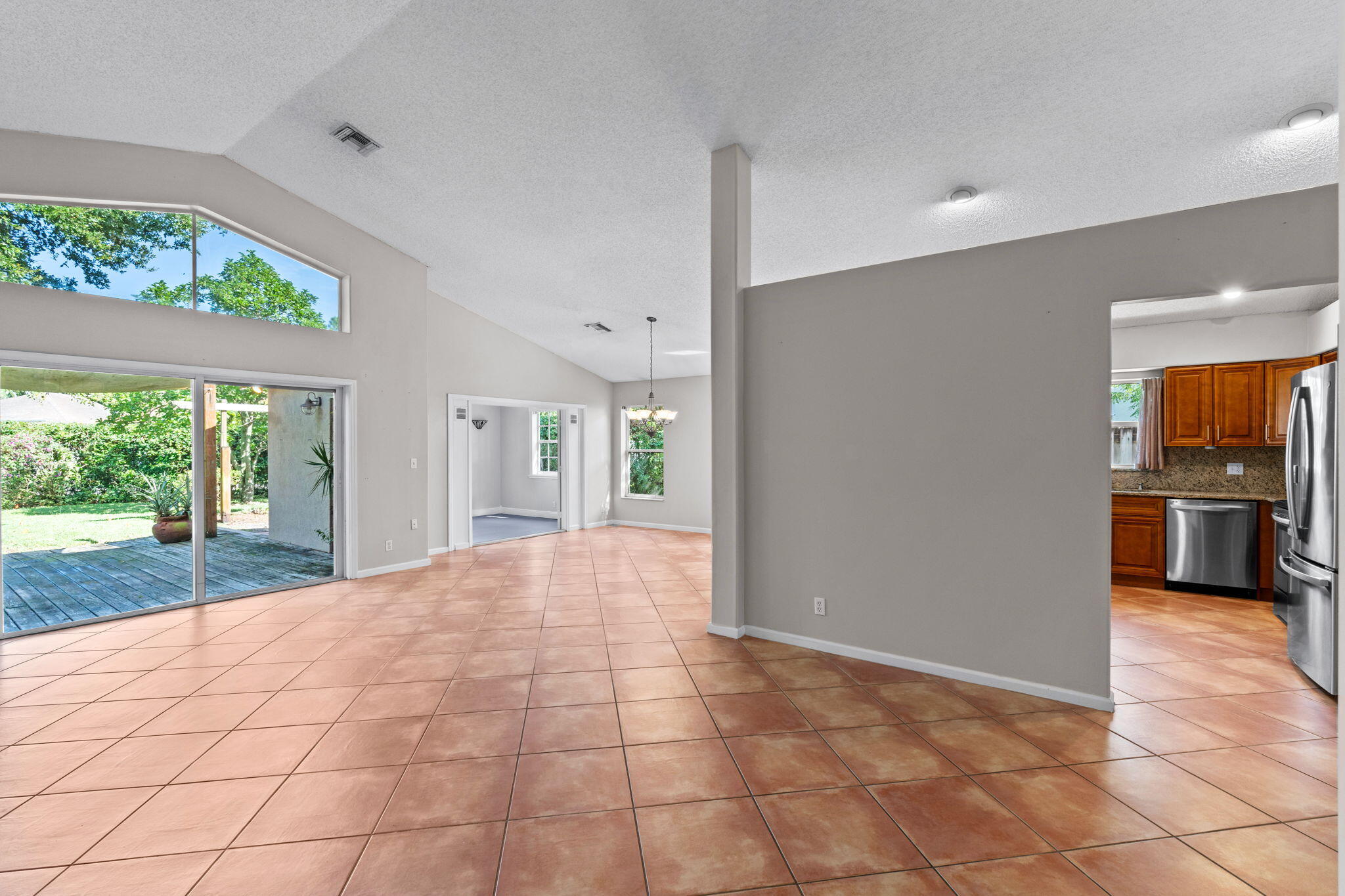 125 Saratoga Boulevard E, Royal Palm Beach FL 33411