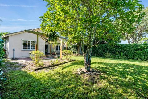Tiny photo for 125 Saratoga Boulevard E, Royal Palm Beach, FL 33411 (MLS # B26054584)
