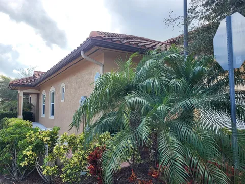 2955 65th Drive N Unit 101, Vero Beach, FL MLS: R11072762