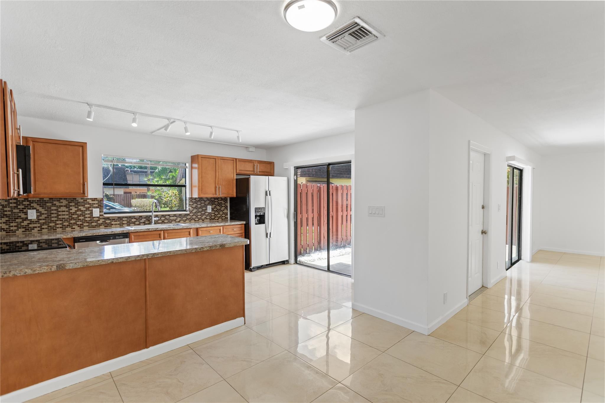 VILLAS AT WOODLAND GREENS - Residential