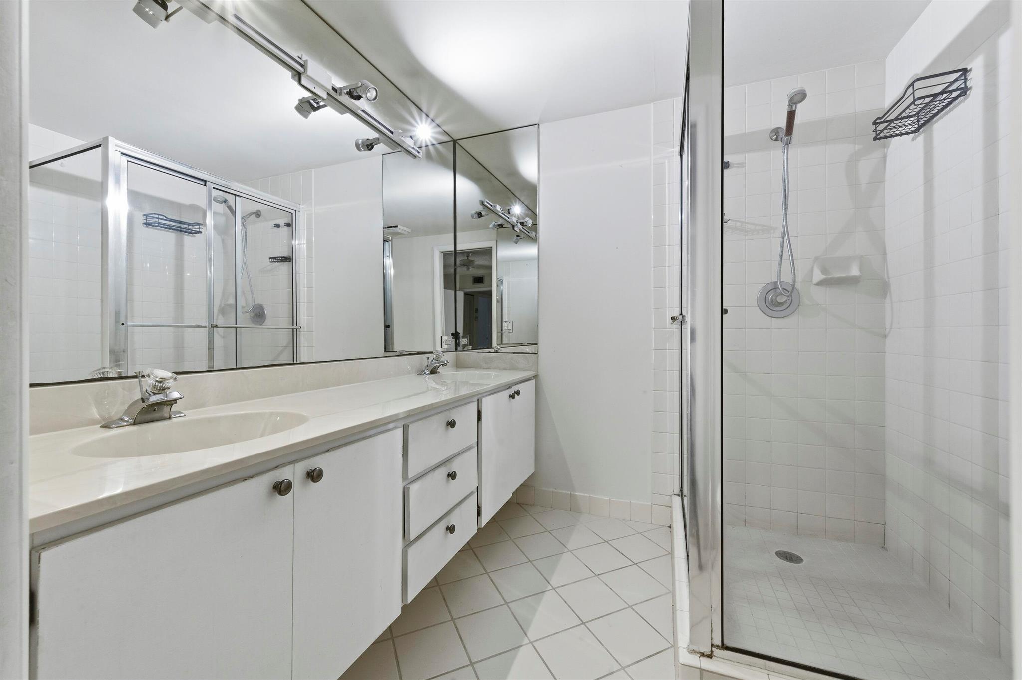 HERITAGE VILLAGE OF P B L - Residential