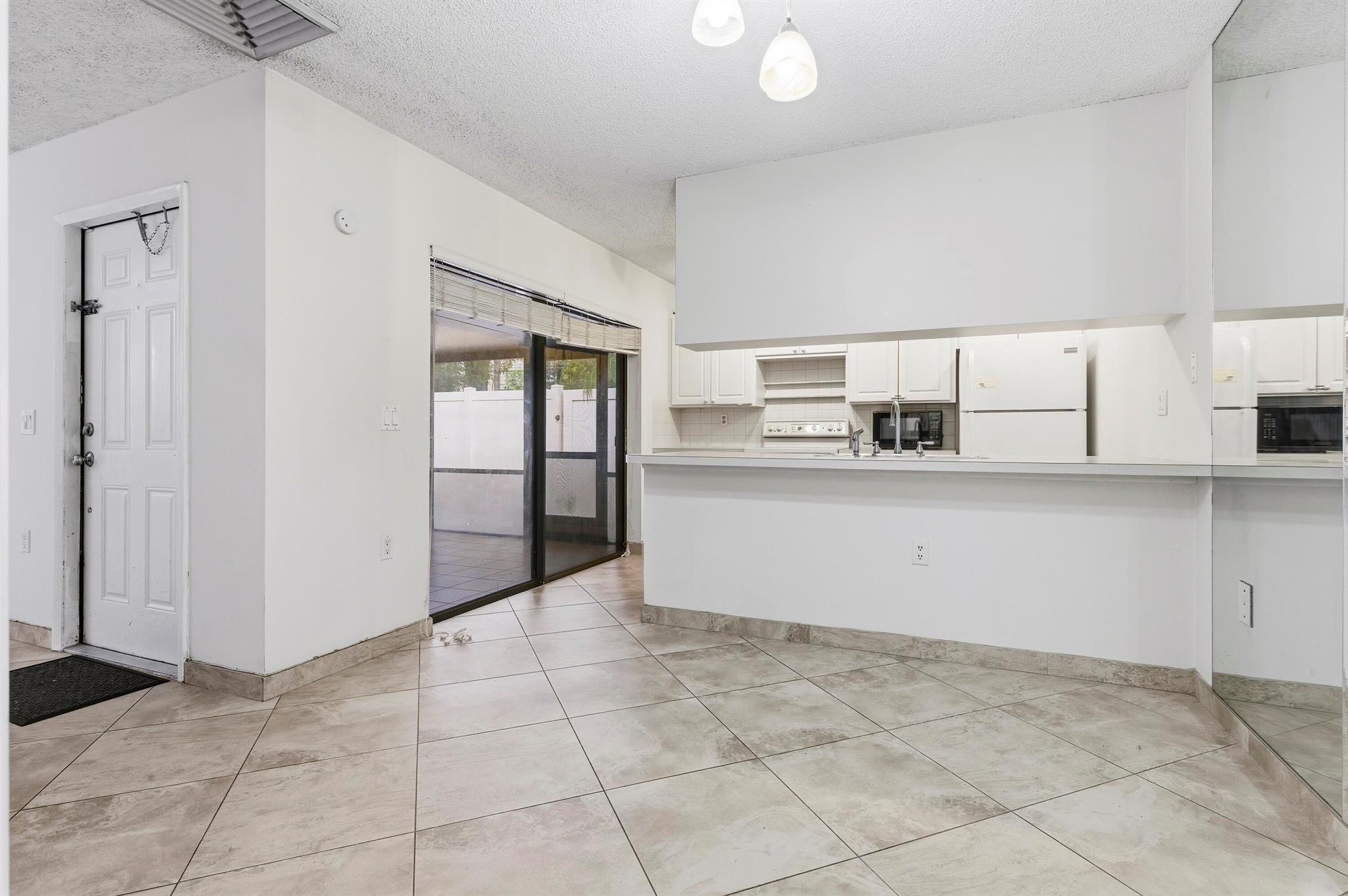 HERITAGE VILLAGE OF P B L - Residential