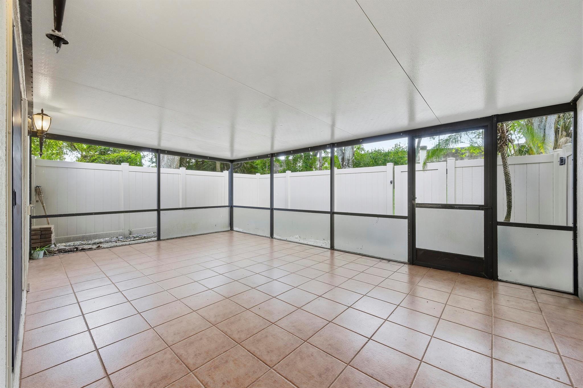 HERITAGE VILLAGE OF P B L - Residential